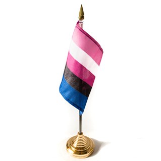 Liten Gender fluid flagga på pinne