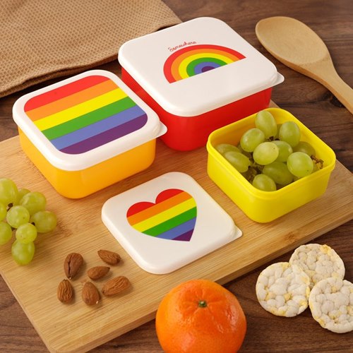 Lunch boxes, three sizes
